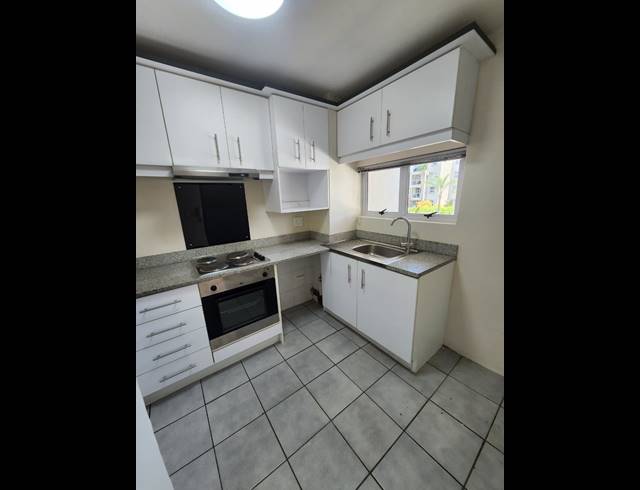 1 BEDROOM APARTMENT FOR SALE IN ESSENWOOD